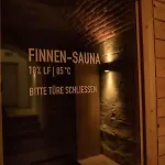 Exklusive Stadtwohnung Mit Innenhofterrasse, Pool Und Sauna Берн