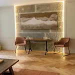 Exklusive Stadtwohnung Mit Innenhofterrasse, Pool Und Sauna Апартаменты