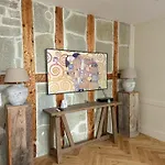 Апартаменты Exklusive Stadtwohnung Mit Innenhofterrasse, Pool Und Sauna