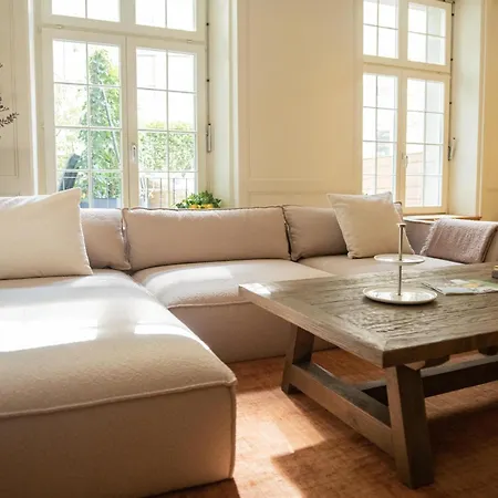 Exklusive Stadtwohnung Mit Innenhofterrasse, Pool Und Sauna Apartamento *