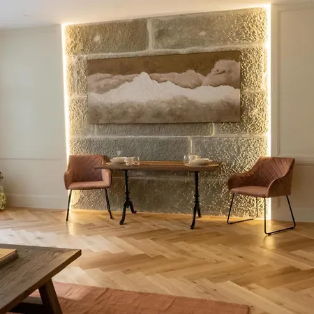 Exklusive Stadtwohnung Mit Innenhofterrasse, Pool Und Sauna Apartamento
