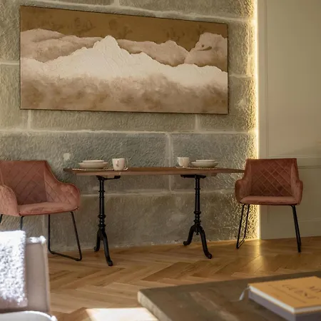アパート Exklusive Stadtwohnung Mit Innenhofterrasse, Pool Und Sauna