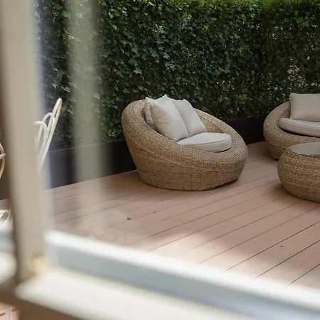 Exklusive Stadtwohnung Mit Innenhofterrasse, Pool Und Sauna *