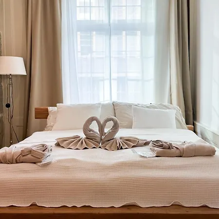 Exklusive Stadtwohnung Mit Innenhofterrasse, Pool Und Sauna *