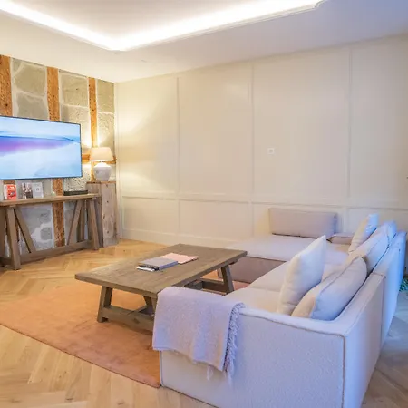 アパート Exklusive Stadtwohnung Mit Innenhofterrasse, Pool Und Sauna ベルン