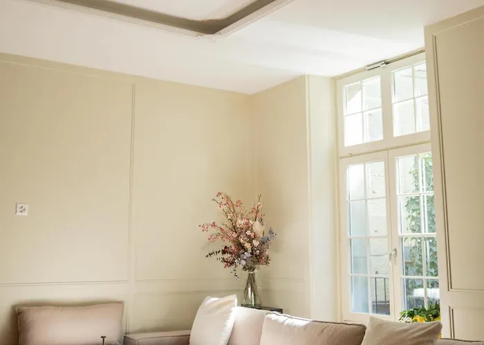 Apartmán Exklusive Stadtwohnung Mit Innenhofterrasse, Pool Und Sauna