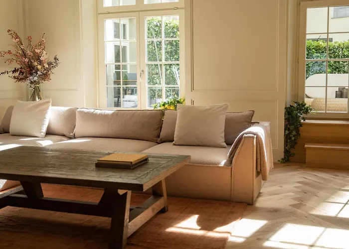 Exklusive Stadtwohnung Mit Innenhofterrasse, Pool Und Sauna *