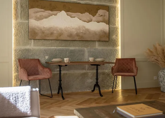 Apartmán Exklusive Stadtwohnung Mit Innenhofterrasse, Pool Und Sauna