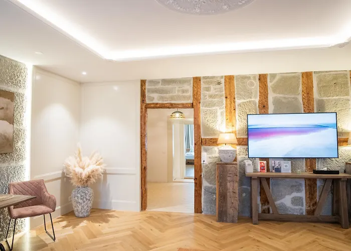 Exklusive Stadtwohnung Mit Innenhofterrasse, Pool Und Sauna * 伯尔尼