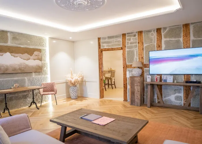 Apartmán Exklusive Stadtwohnung Mit Innenhofterrasse, Pool Und Sauna