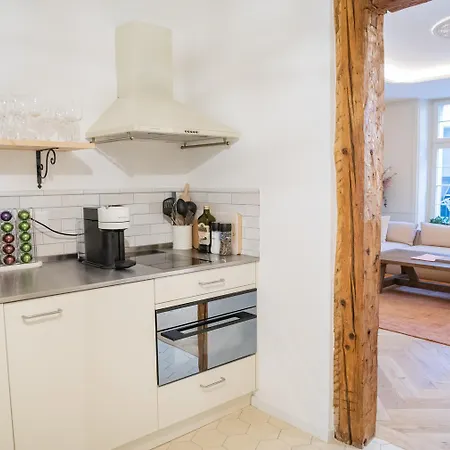 Exklusive Stadtwohnung Mit Innenhofterrasse, Pool Und Sauna Lägenhet