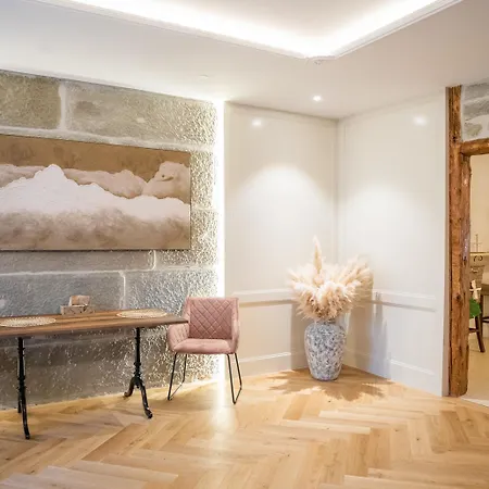 Exklusive Stadtwohnung Mit Innenhofterrasse, Pool Und Sauna Apartment *